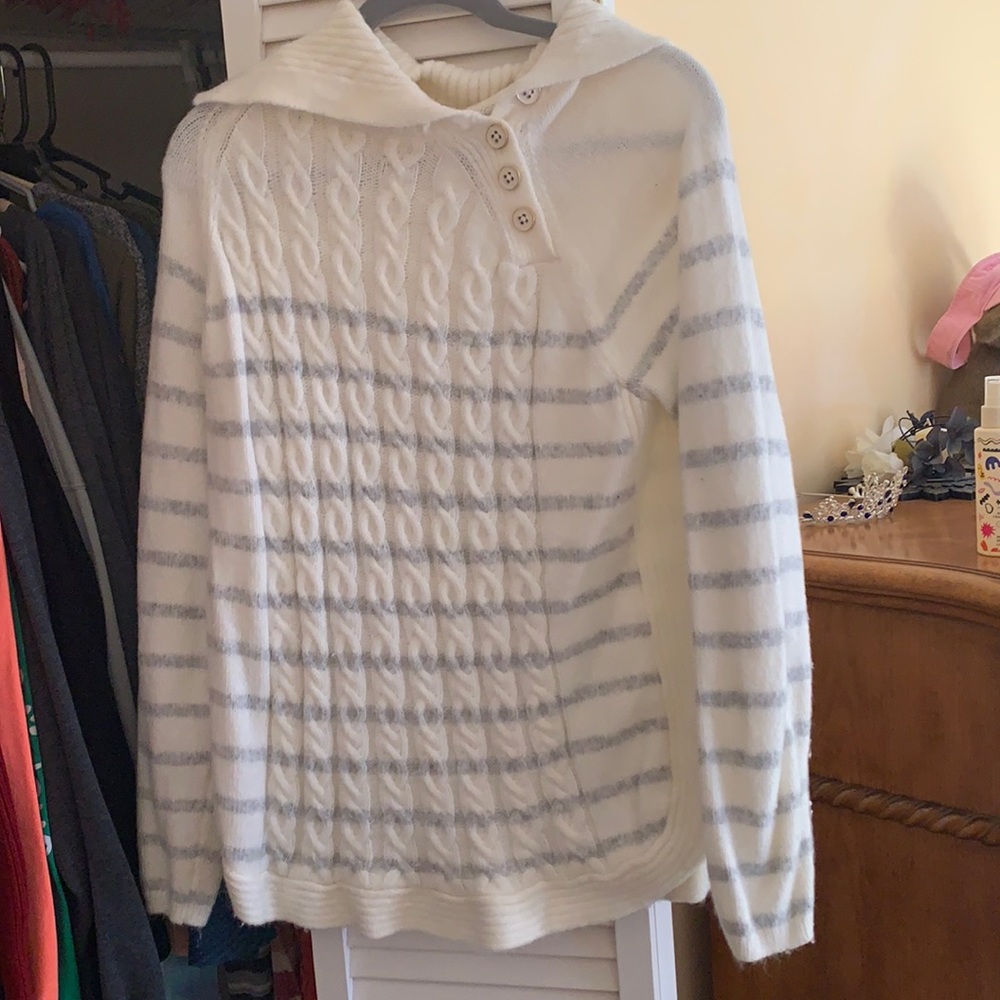 Grey and cream cable knit movie neck sweater XL